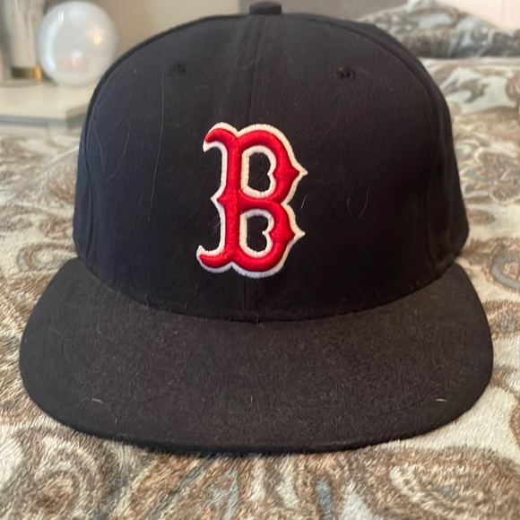 Fitted Boston hat - Picture 1 of 3